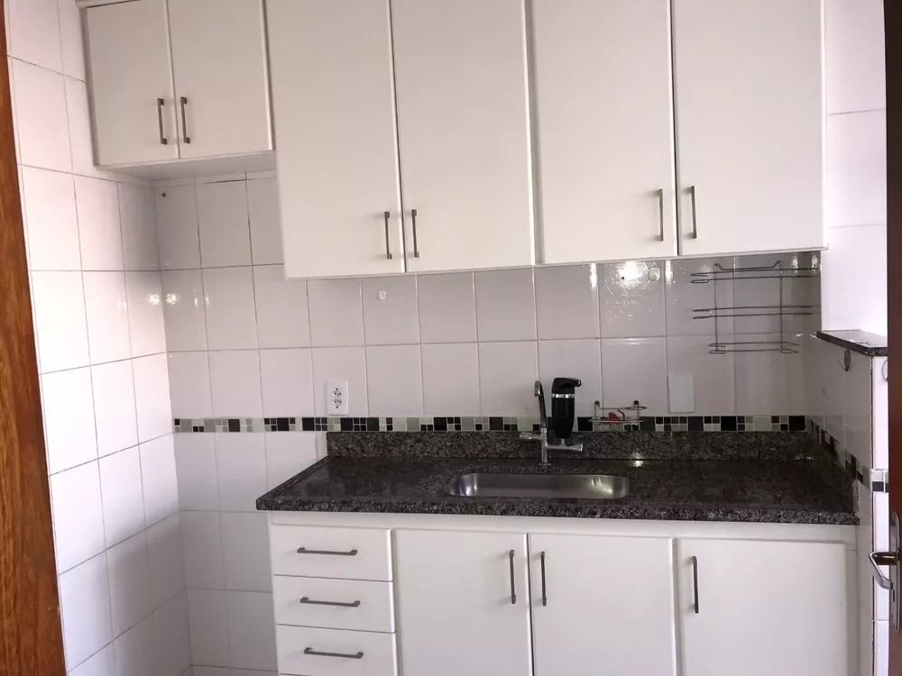 Apartamento para alugar com 3 quartos, 80m² - Foto 3