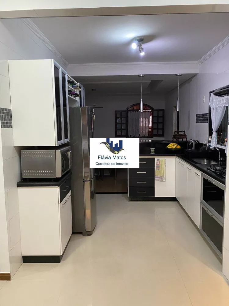 Casa à venda com 3 quartos, 450m² - Foto 7