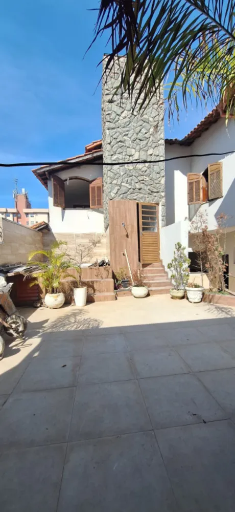 Casa, 5 quartos, 307 m² - Foto 2