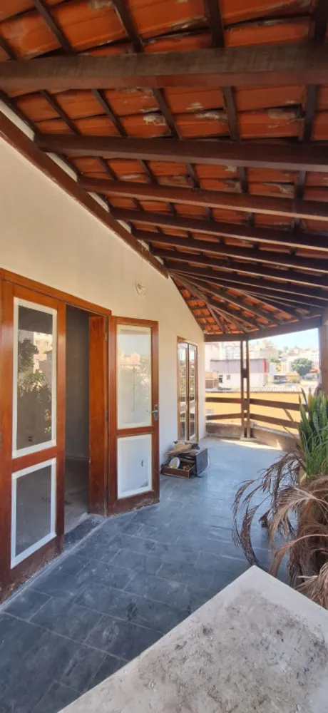 Casa, 5 quartos, 307 m² - Foto 1