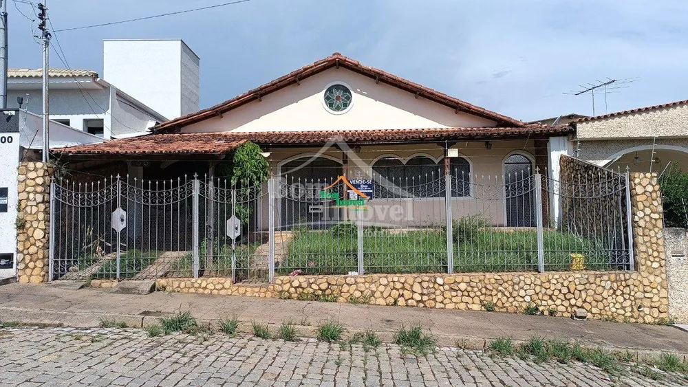 Casa, 3 quartos, 200 m² - Foto 1