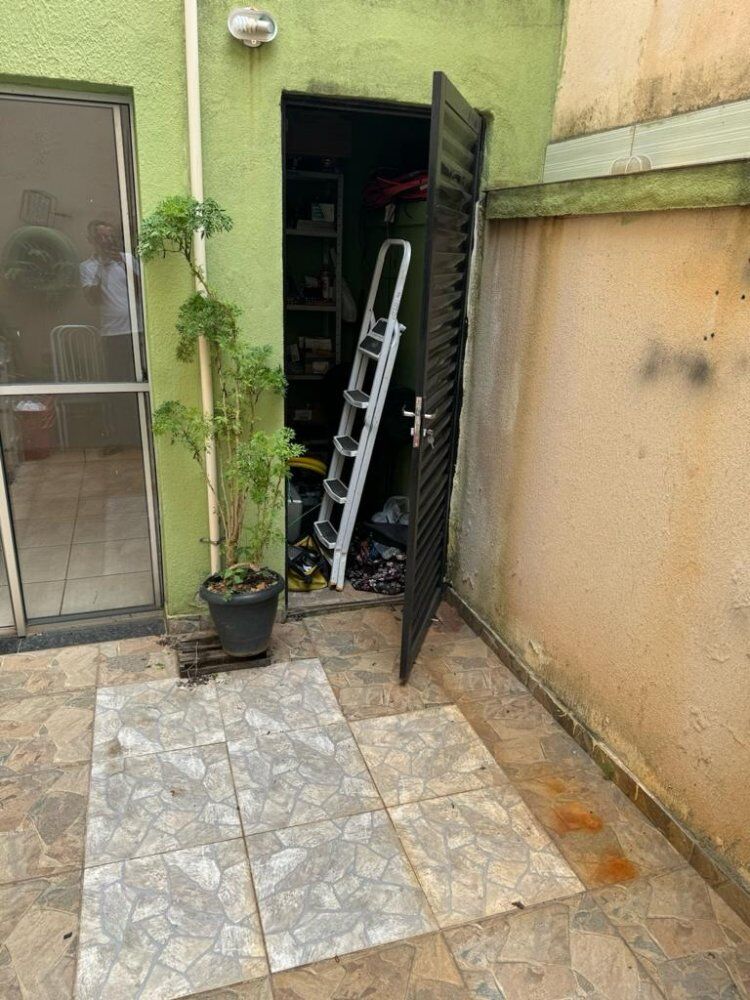 Apartamento à venda com 3 quartos, 180m² - Foto 3