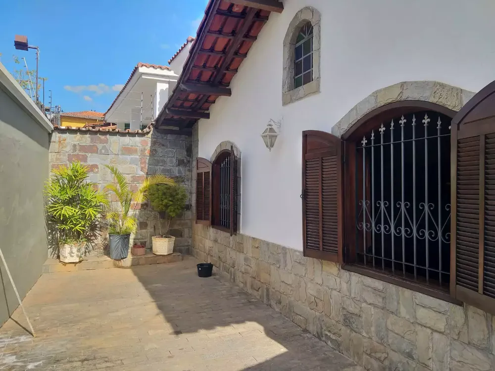 Casa, 6 quartos, 325 m² - Foto 1