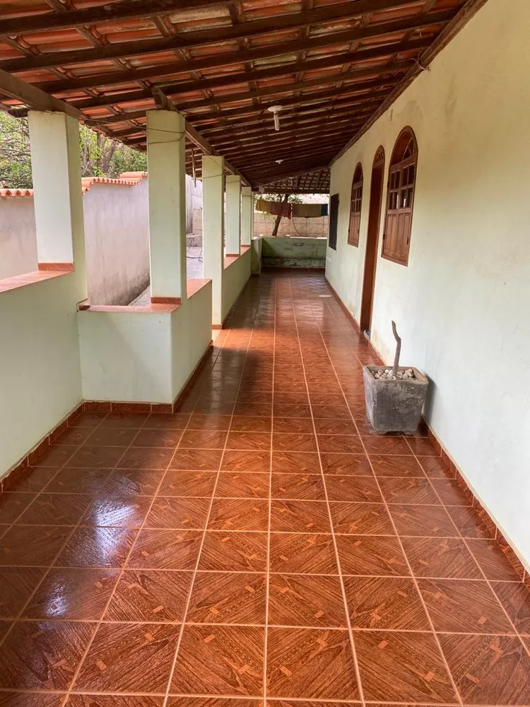 Casa à venda com 3 quartos, 360m² - Foto 2