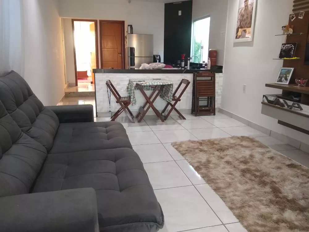 Casa à venda com 2 quartos, 140m² - Foto 2