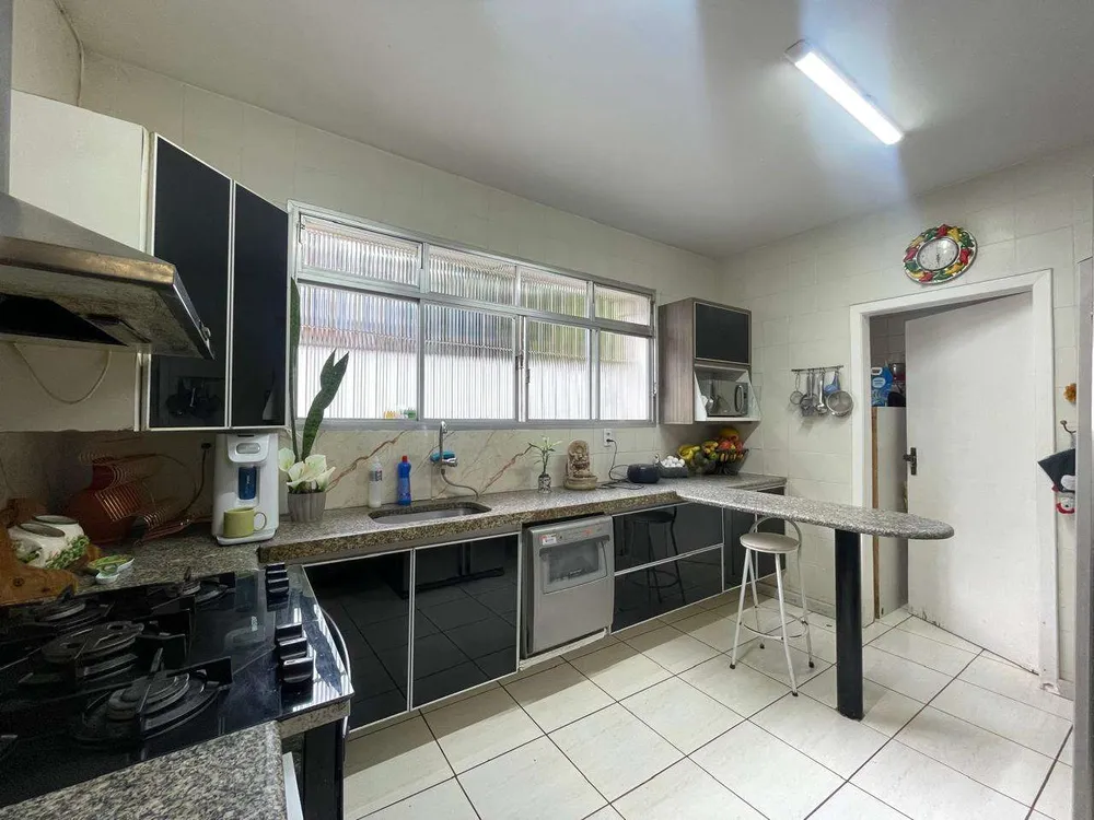 Casa, 5 quartos, 325 m² - Foto 2