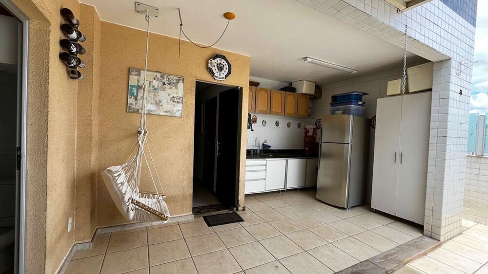 Apartamento à venda com 3 quartos, 175m² - Foto 4