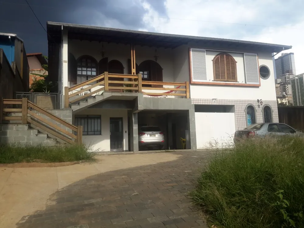 Casa, 3 quartos, 257 m² - Foto 1