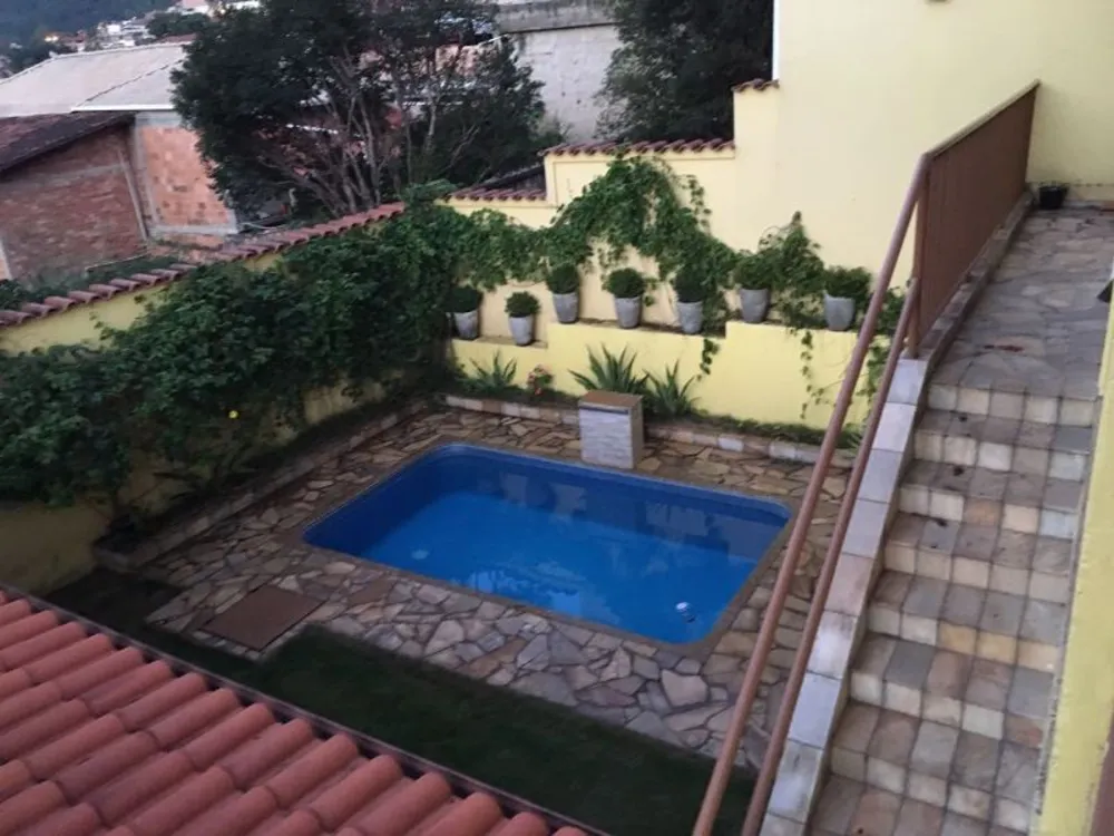 Casa, 4 quartos, 250 m² - Foto 1