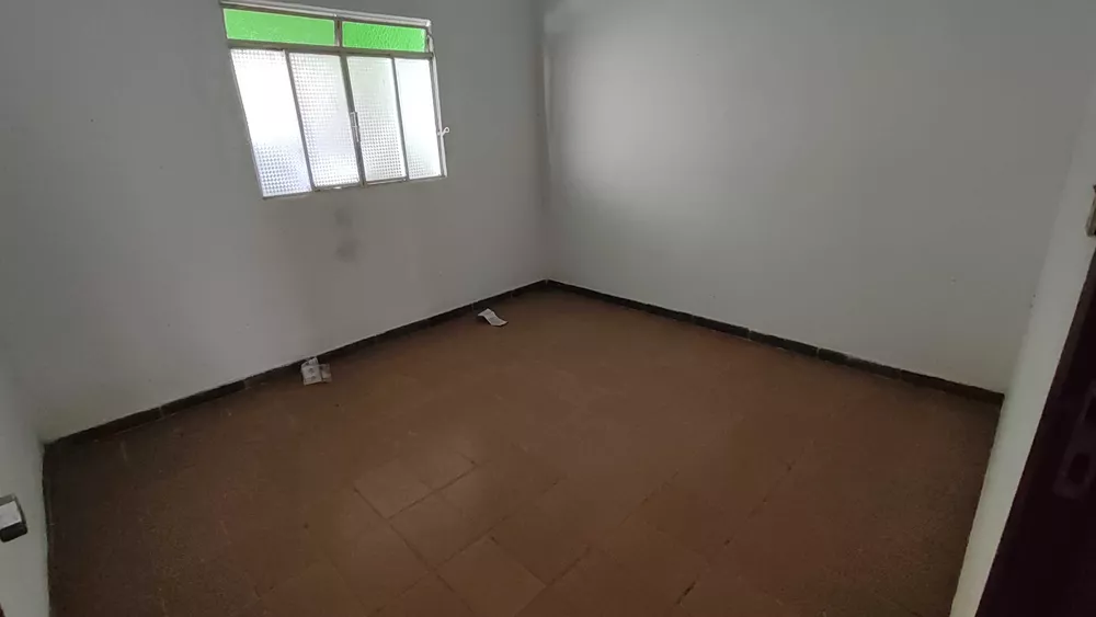 Casa à venda com 9 quartos, 360m² - Foto 3