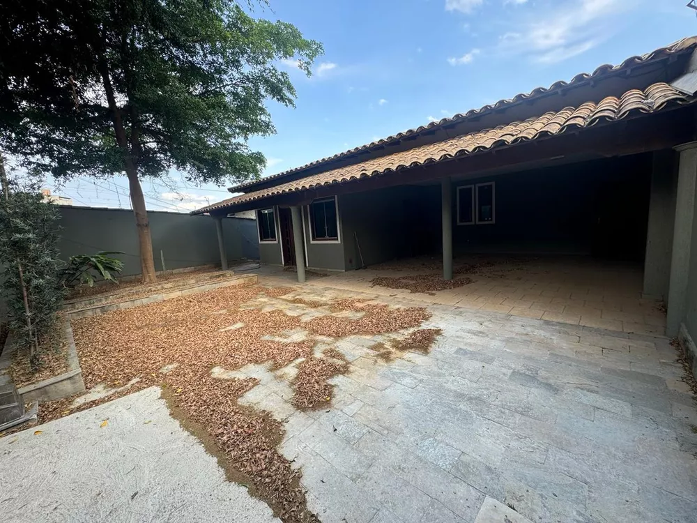 Casa à venda com 4 quartos, 290m² - Foto 3