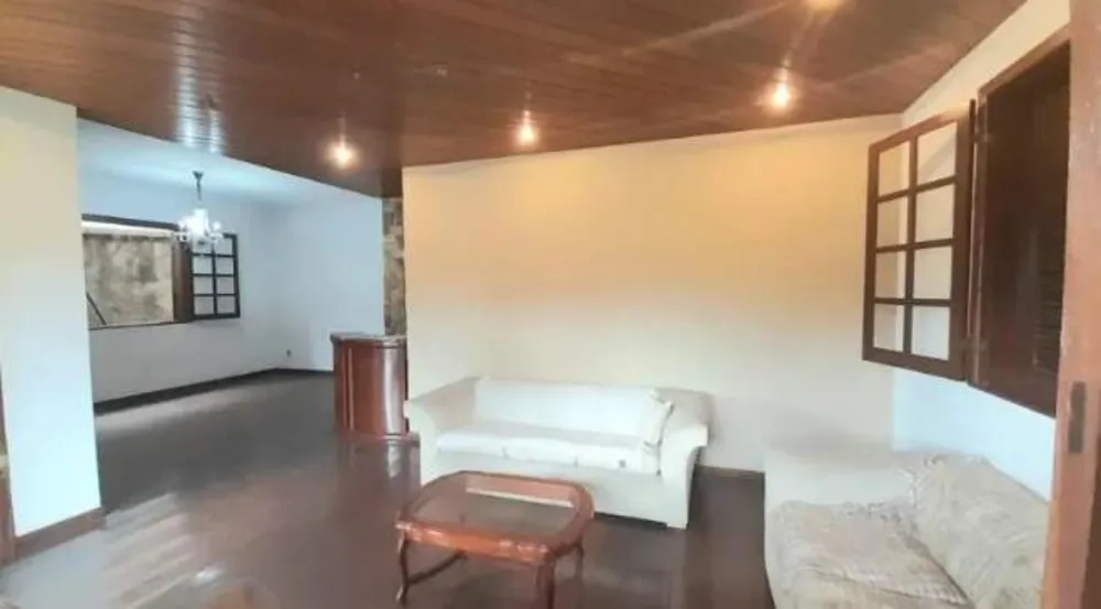 Casa, 5 quartos, 210 m² - Foto 2