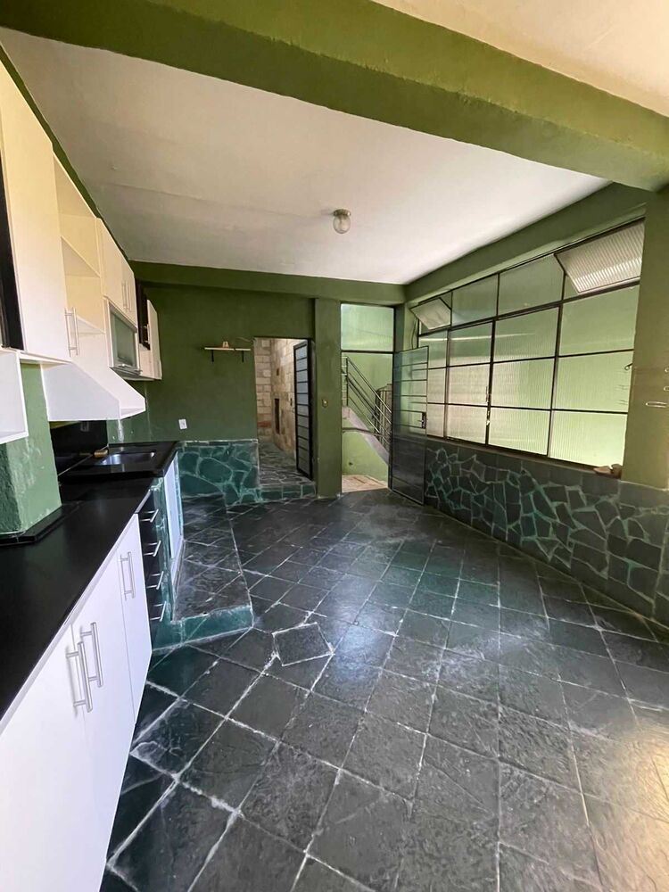 Casa à venda com 3 quartos, 250m² - Foto 5