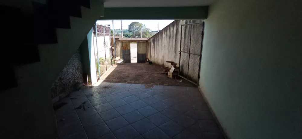 Casa à venda com 3 quartos, 240m² - Foto 4