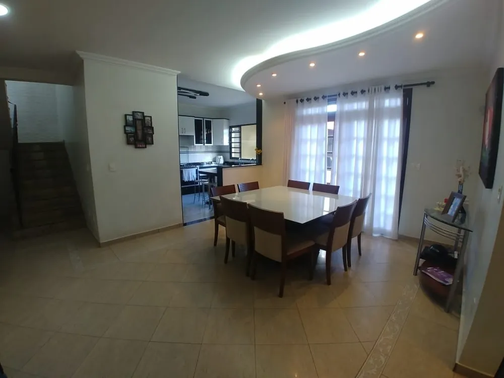 Casa, 3 quartos, 240 m² - Foto 3