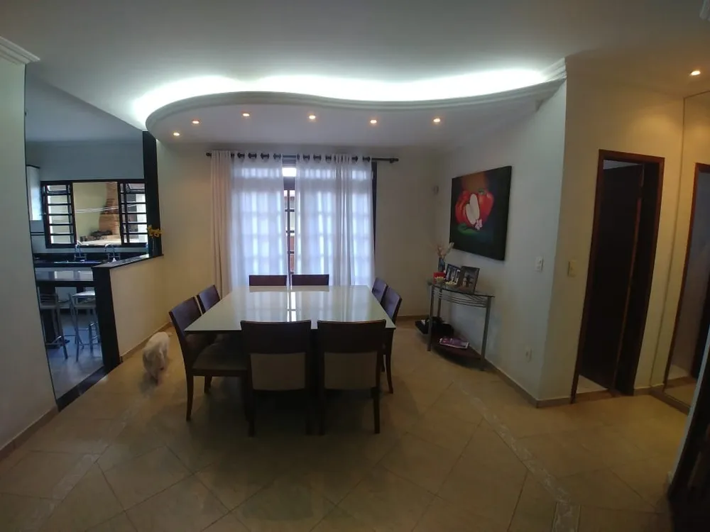 Casa, 3 quartos, 240 m² - Foto 2