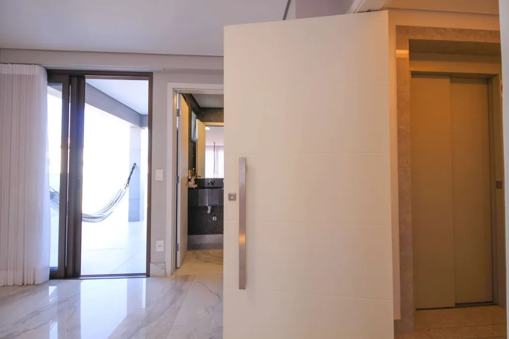 Cobertura, 3 quartos, 213 m² - Foto 2