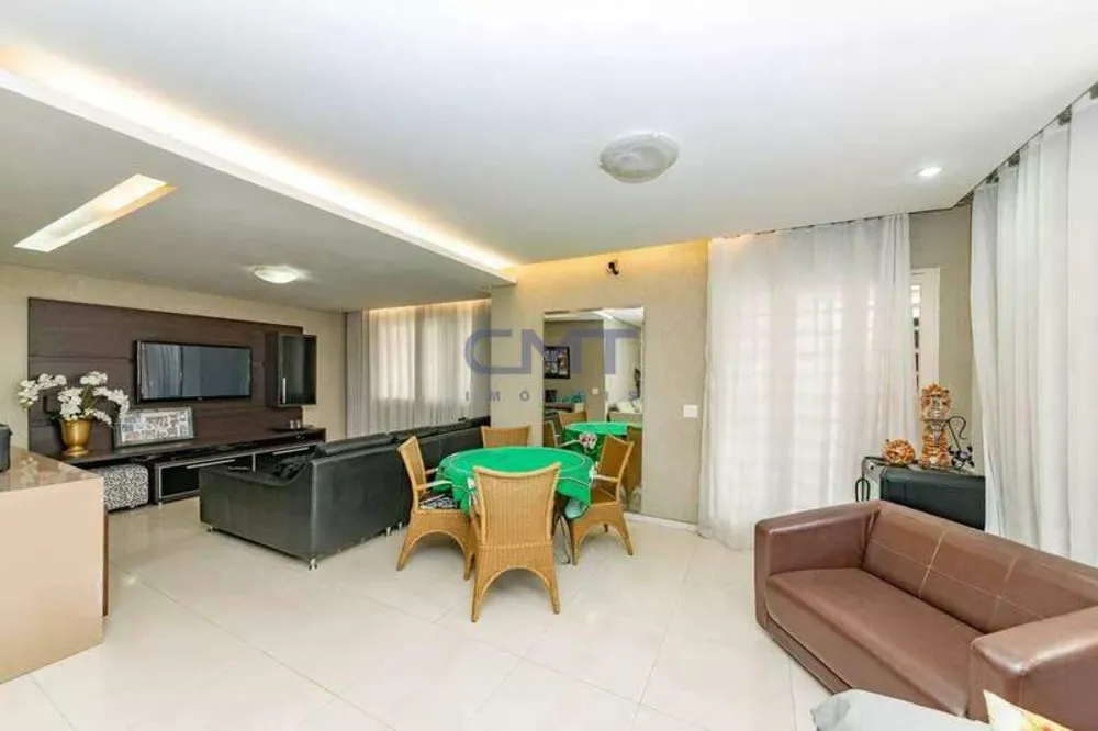 Casa, 4 quartos, 267 m² - Foto 1