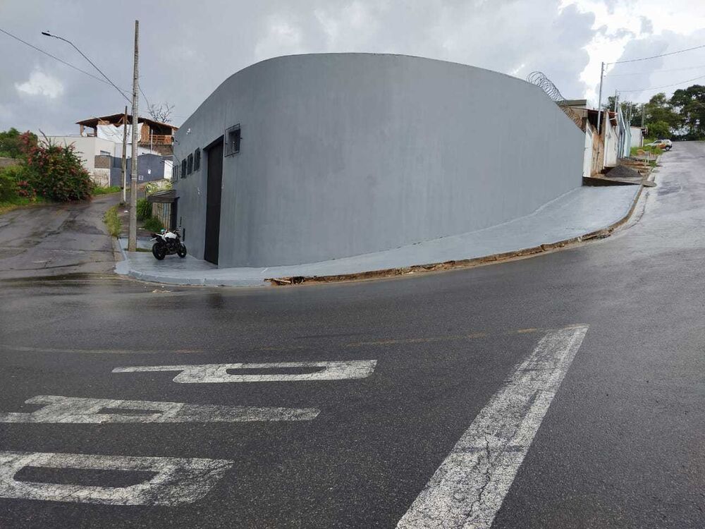 Depósito-Galpão-Armazém à venda, 200m² - Foto 1