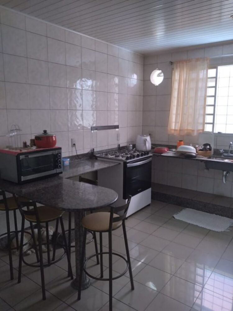 Casa à venda com 4 quartos, 480m² - Foto 2