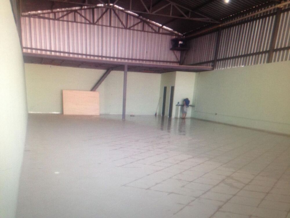 Depósito-Galpão-Armazém à venda, 327m² - Foto 1