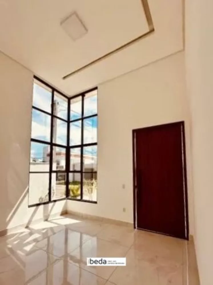 Casa de Condomínio à venda com 3 quartos, 200m² - Foto 1