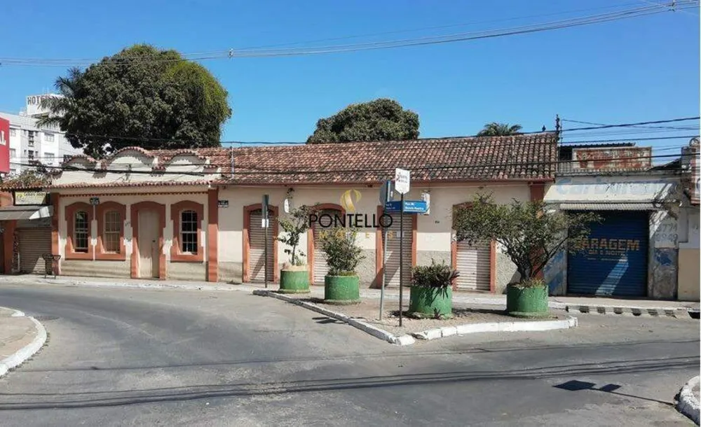 Casa, 6 quartos, 1285 m² - Foto 1
