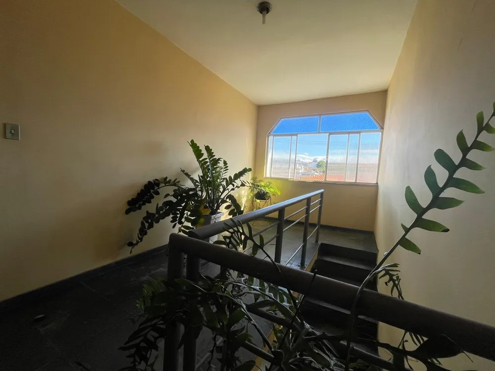 Casa, 6 quartos, 203 m² - Foto 2