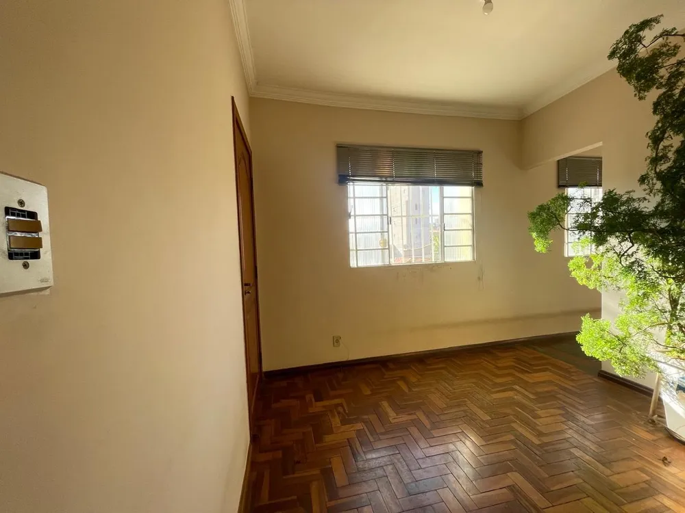 Casa, 6 quartos, 203 m² - Foto 4