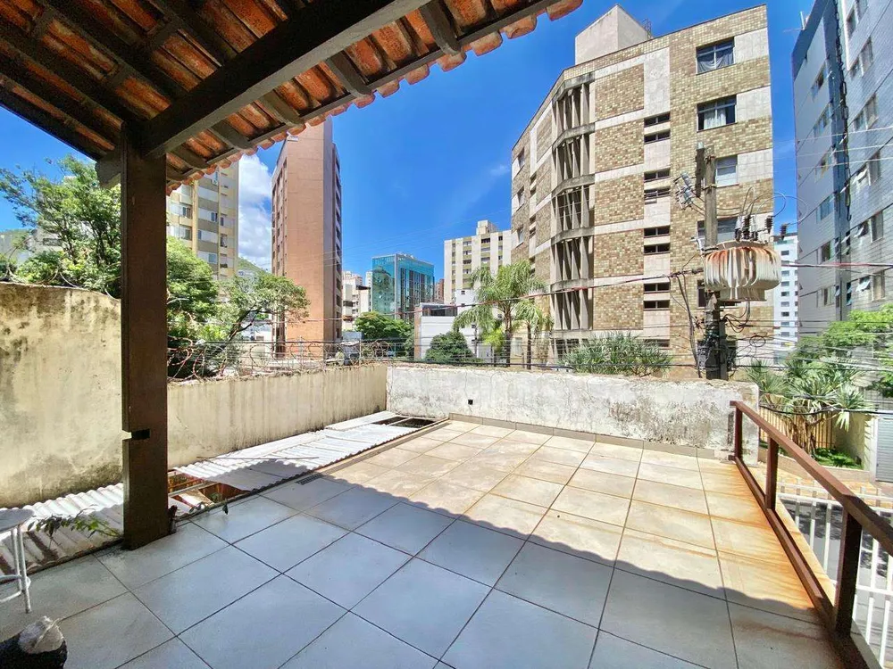 Casa, 4 quartos, 312 m² - Foto 1