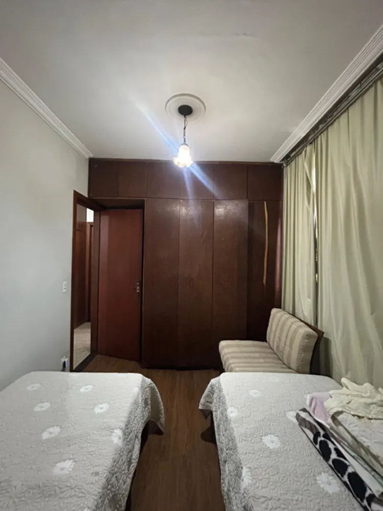 Casa, 4 quartos, 237 m² - Foto 1
