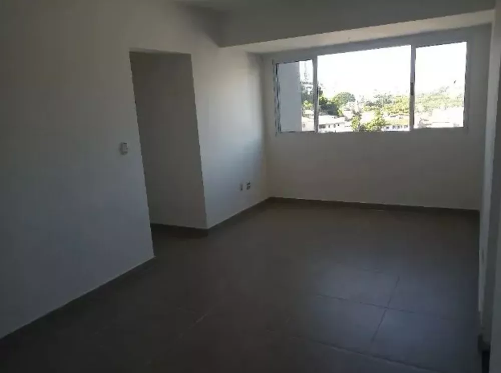 Apartamento à venda com 3 quartos, 70m² - Foto 1