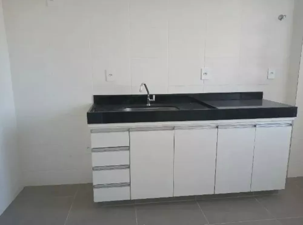 Apartamento à venda com 3 quartos, 70m² - Foto 4