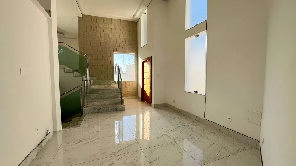 Casa, 3 quartos, 228 m² - Foto 2