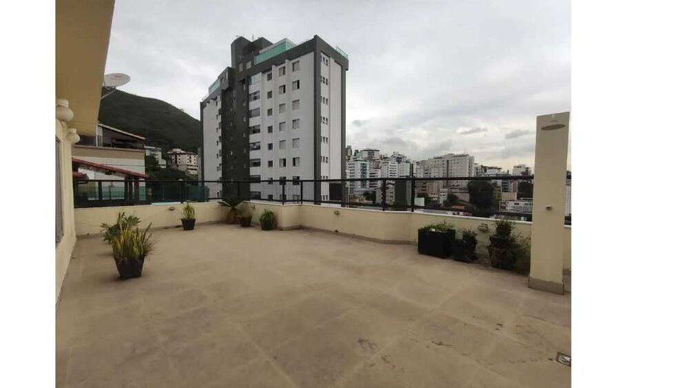 Cobertura à venda com 3 quartos, 200m² - Foto 2