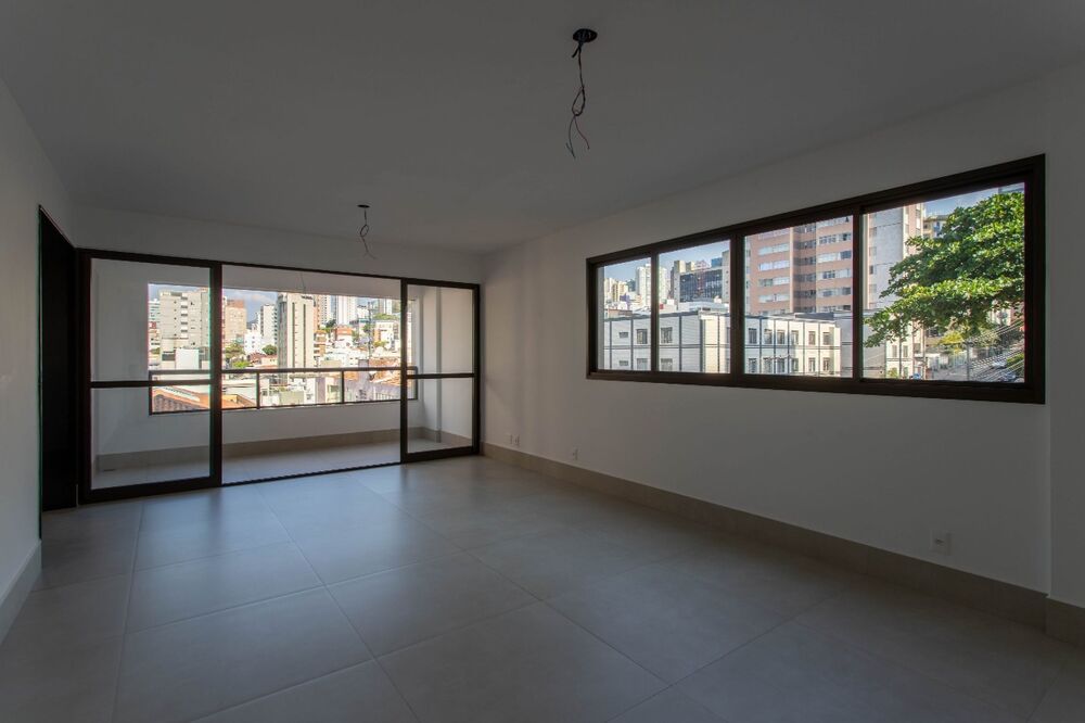 Apartamento à venda com 4 quartos, 174m² - Foto 2