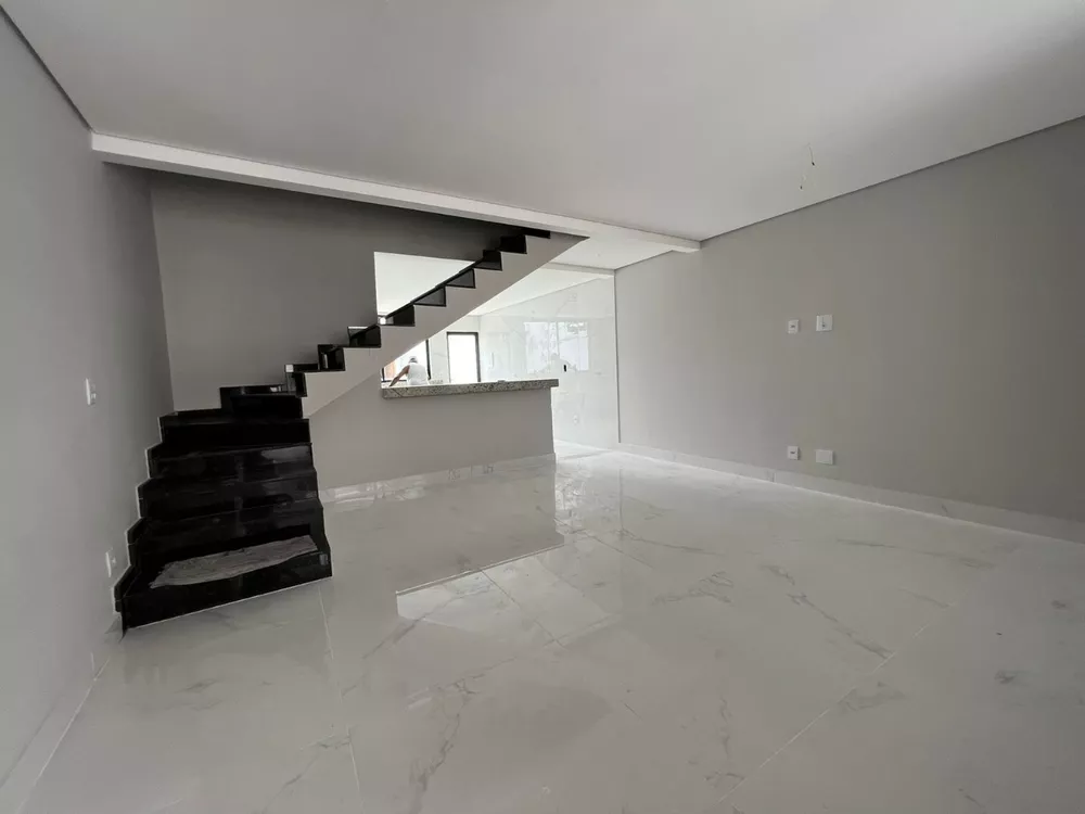 Casa à venda com 3 quartos, 135m² - Foto 4