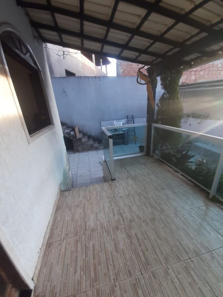 Casa à venda com 3 quartos, 120m² - Foto 1