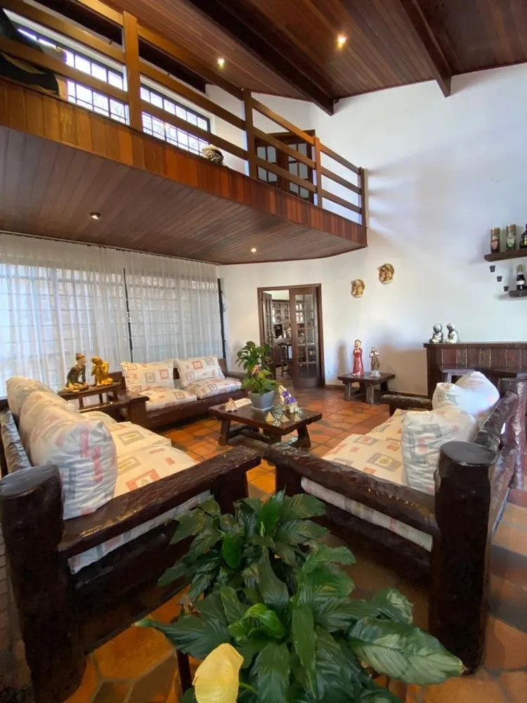 Casa, 5 quartos, 370 m² - Foto 1