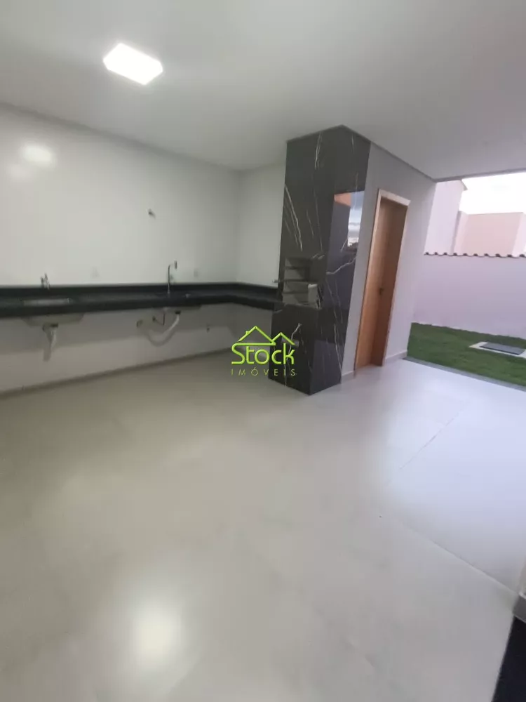 Casa à venda com 3 quartos, 180m² - Foto 11