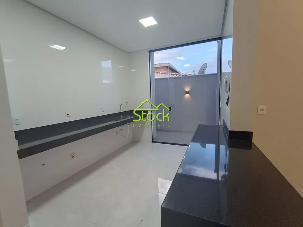 Casa à venda com 3 quartos, 180m² - Foto 7