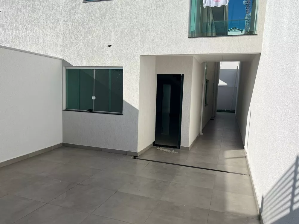 Casa à venda com 3 quartos, 150m² - Foto 3