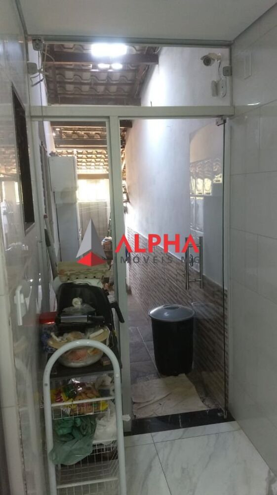 Casa à venda com 3 quartos, 100m² - Foto 4
