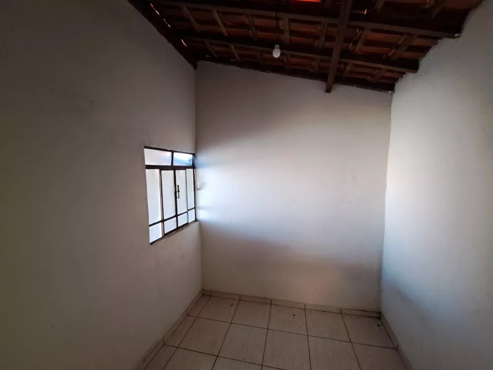 Casa à venda com 2 quartos, 47m² - Foto 5