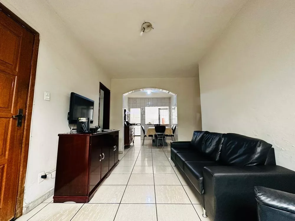 Casa à venda com 3 quartos, 364m² - Foto 4