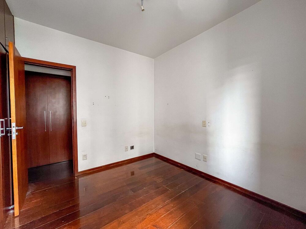 Apartamento à venda com 4 quartos, 150m² - Foto 12