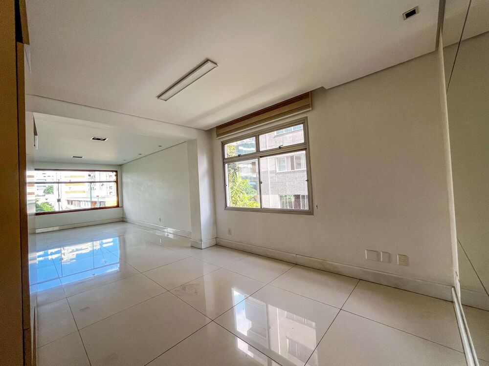 Apartamento à venda com 4 quartos, 150m² - Foto 3