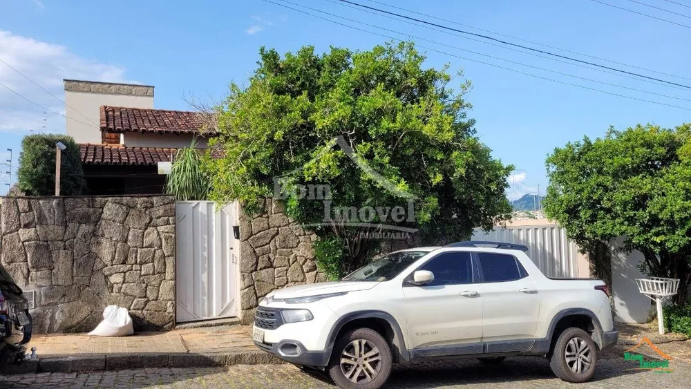 Casa à venda com 2 quartos, 260m² - Foto 1