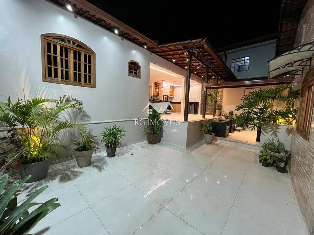 Casa, 3 quartos, 200 m² - Foto 1