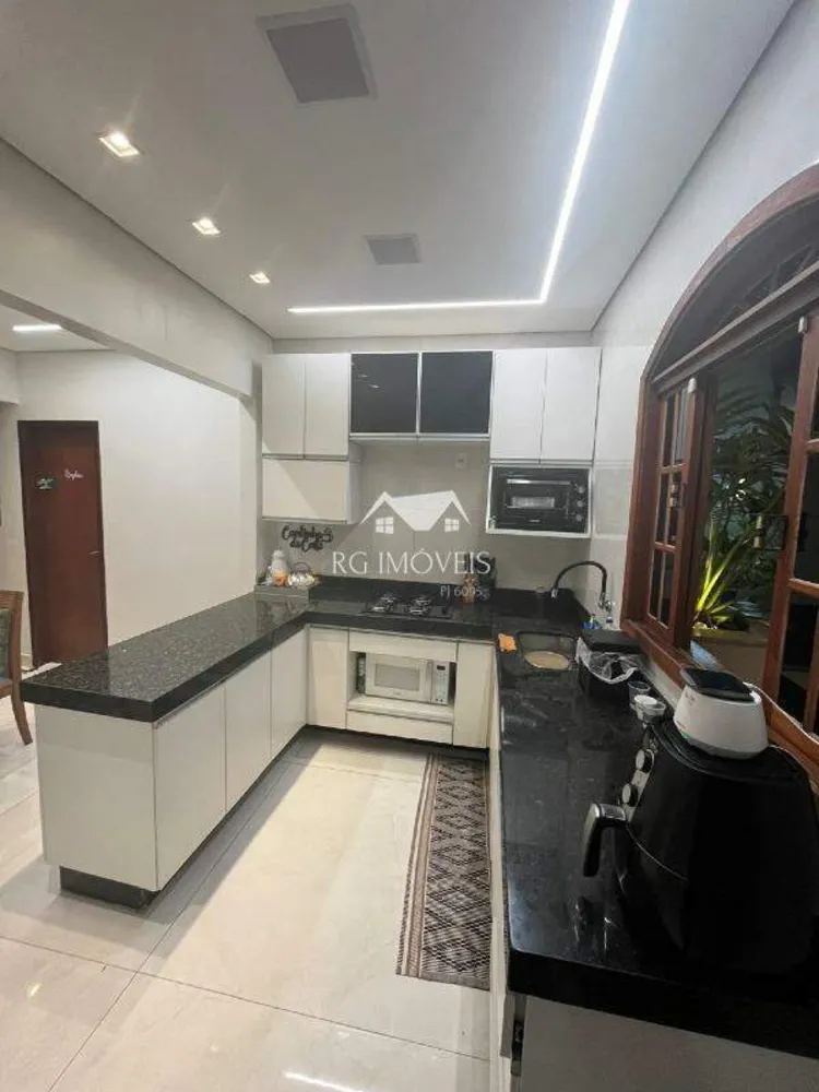 Casa, 3 quartos, 200 m² - Foto 13